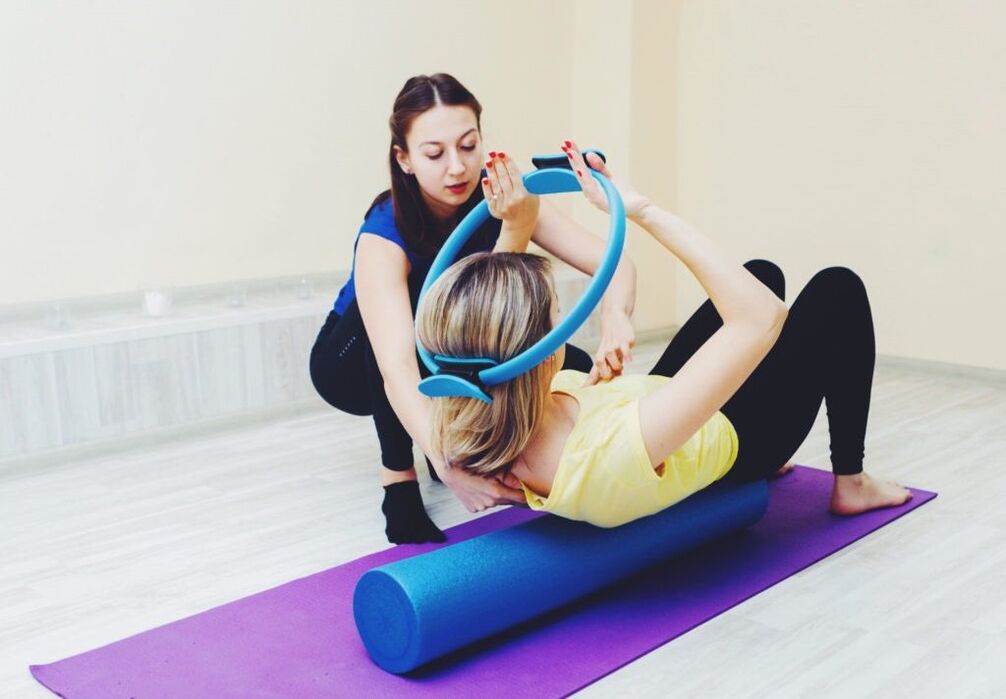 Pilates bei Osteochondrose der Halswirbelsäule ist die beste Behandlungsmethode auf dem Weg zu einer schnellen Genesung
