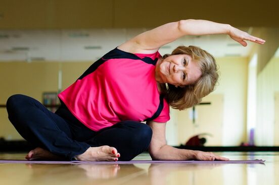 Yogakurse zur Behandlung von Nackenarthrose
